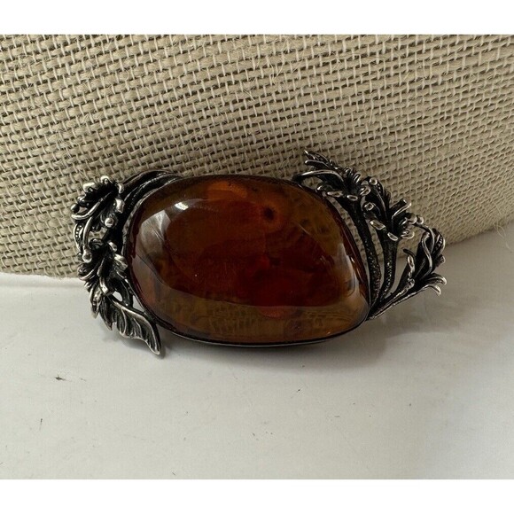 Unbranded Jewelry - Vintage Sterling Silver Lily Flowers Surrounding Baltic Amber Brooch Pin Signed